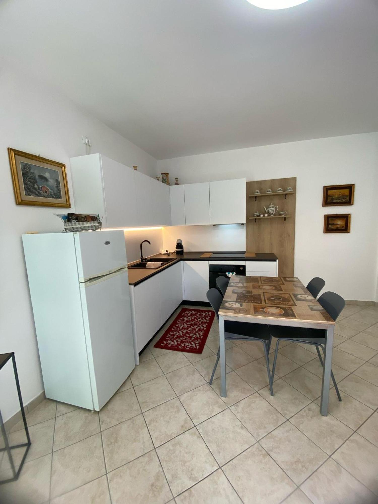 Alma Apartment Sirmione Room photo