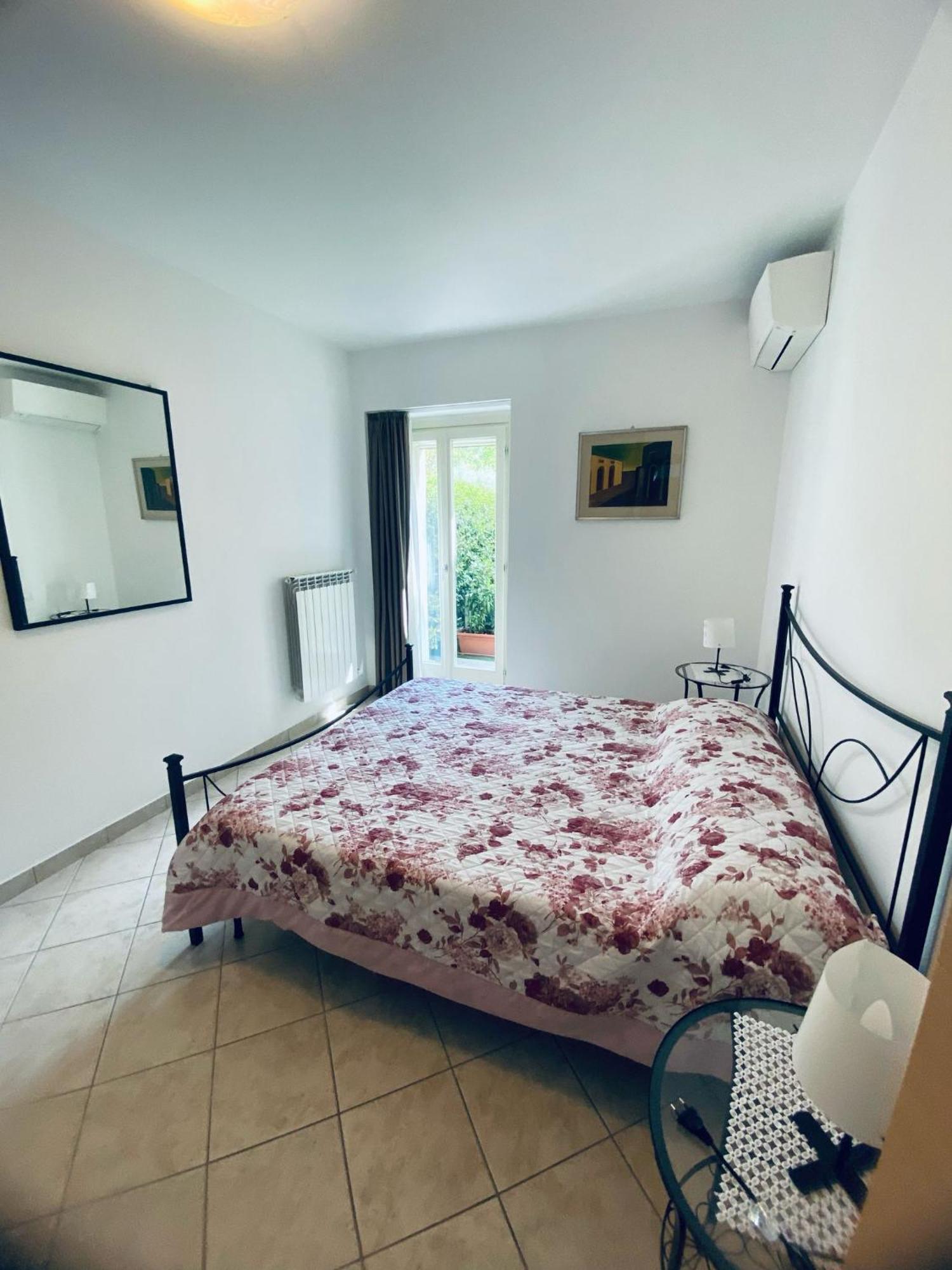Alma Apartment Sirmione Room photo
